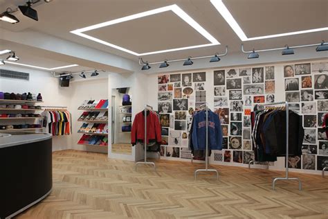supreme clothing stores